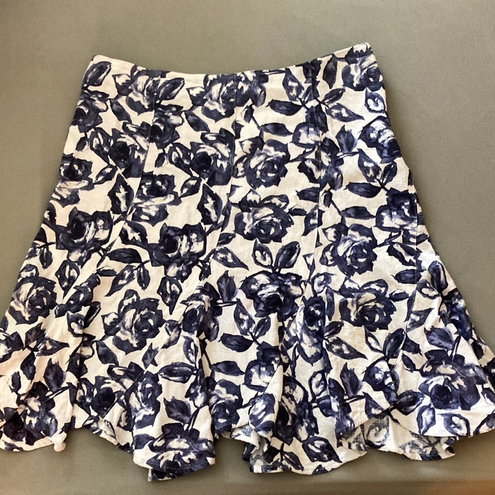 Blue and white rose pattern skirt with ruffle trim hem